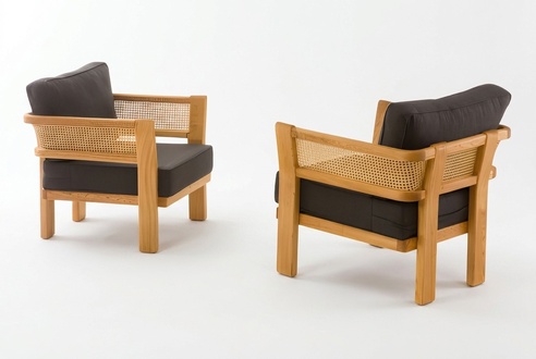 Moderne schwarze Holz-Textil Sessel im zeitgenössischen Design