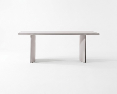 Moderner Esstisch aus Holz in Beige