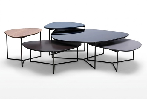 Moderner grauer Couchtisch aus Metall