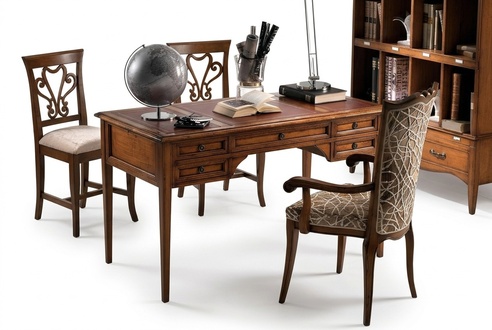 Schreibtisch und Stuhl aus Holz mit Armlehnen Bücherregal