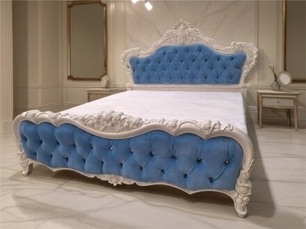 Design-Holzbett mit Premium-Qualität und markanter Optik Sofort