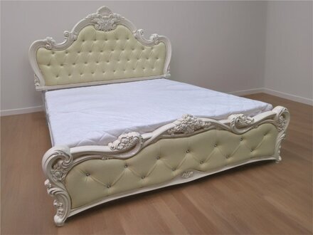 Massives Holzbett in stilvollem Design gefertigt aus Materialien höchster Qualität Sofort