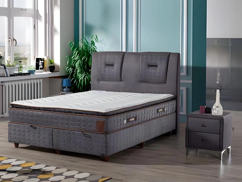 Luxuriöses Bettgestell mit elegantem Design und hochwertiger Polsterung
